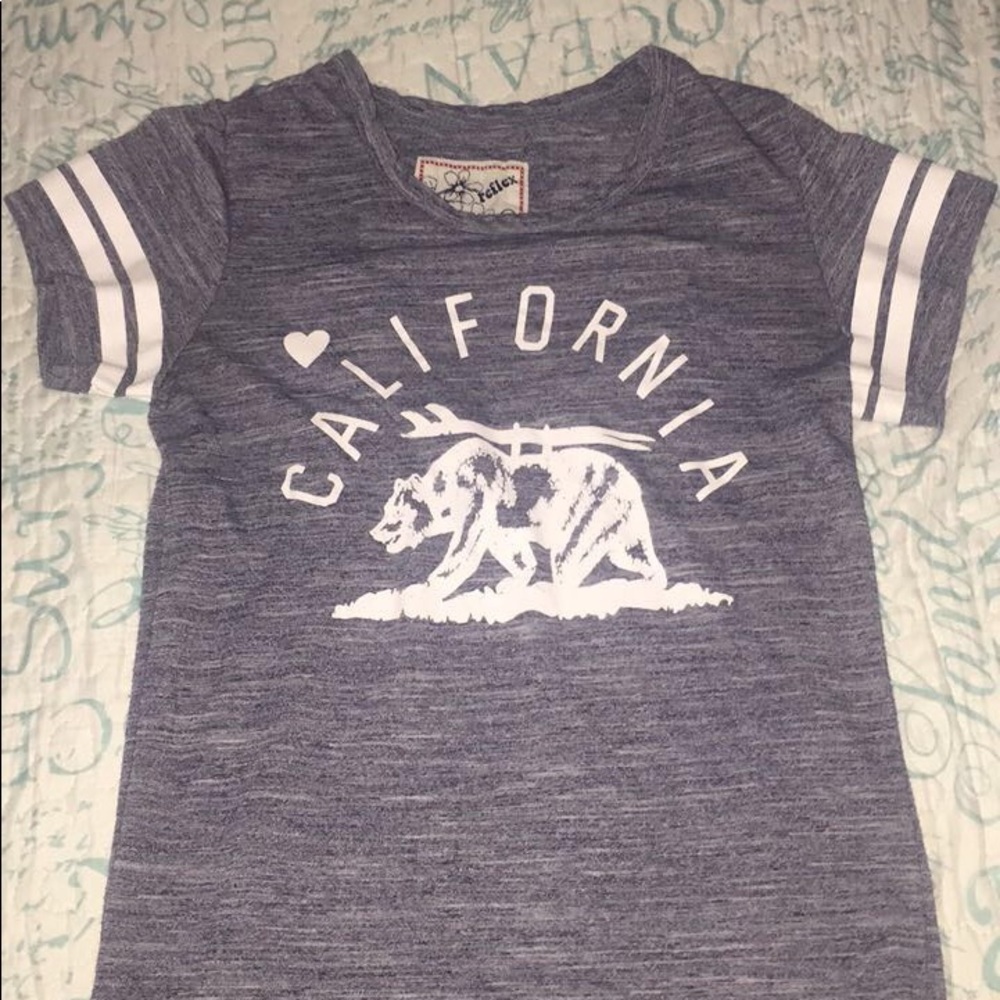 Grey California t shirt; size M
